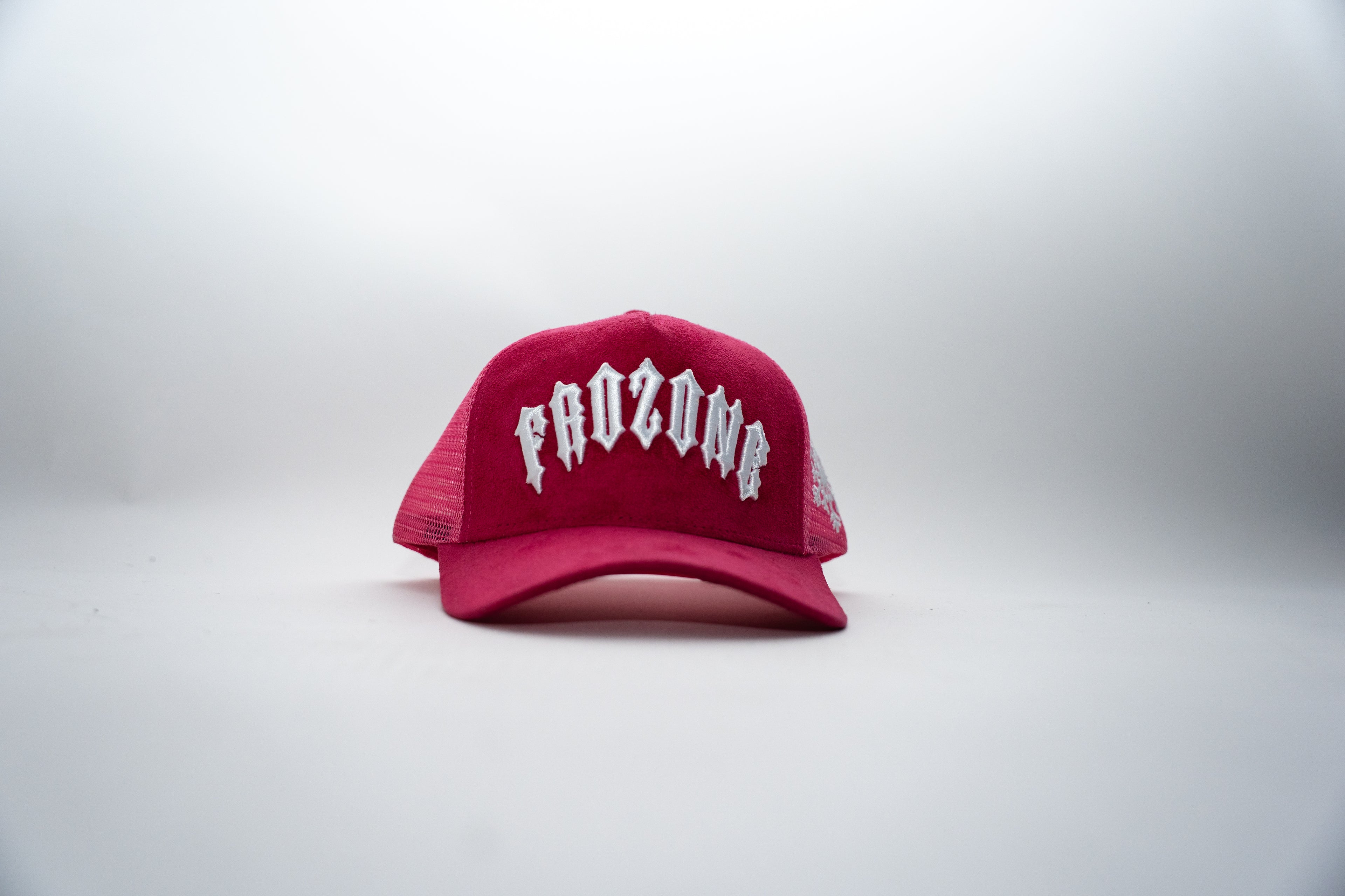 FROZYWRLD TRUCKER HAT