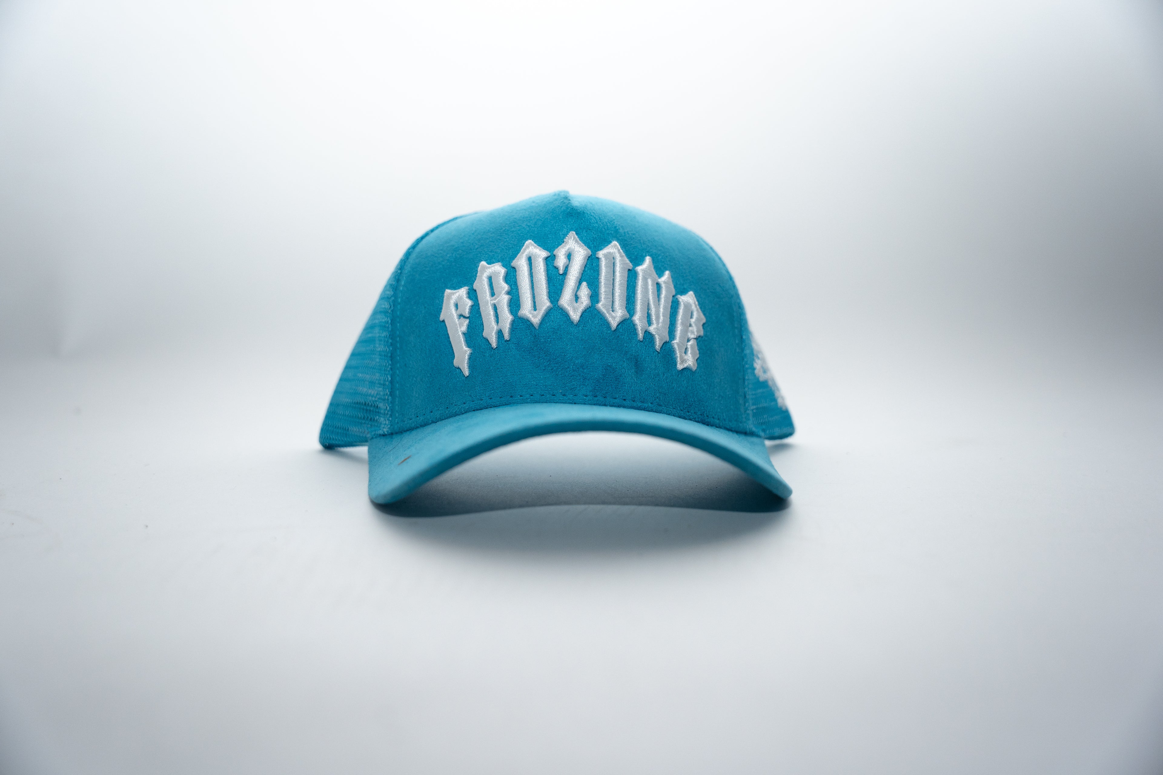 FROZYWRLD TRUCKER HAT