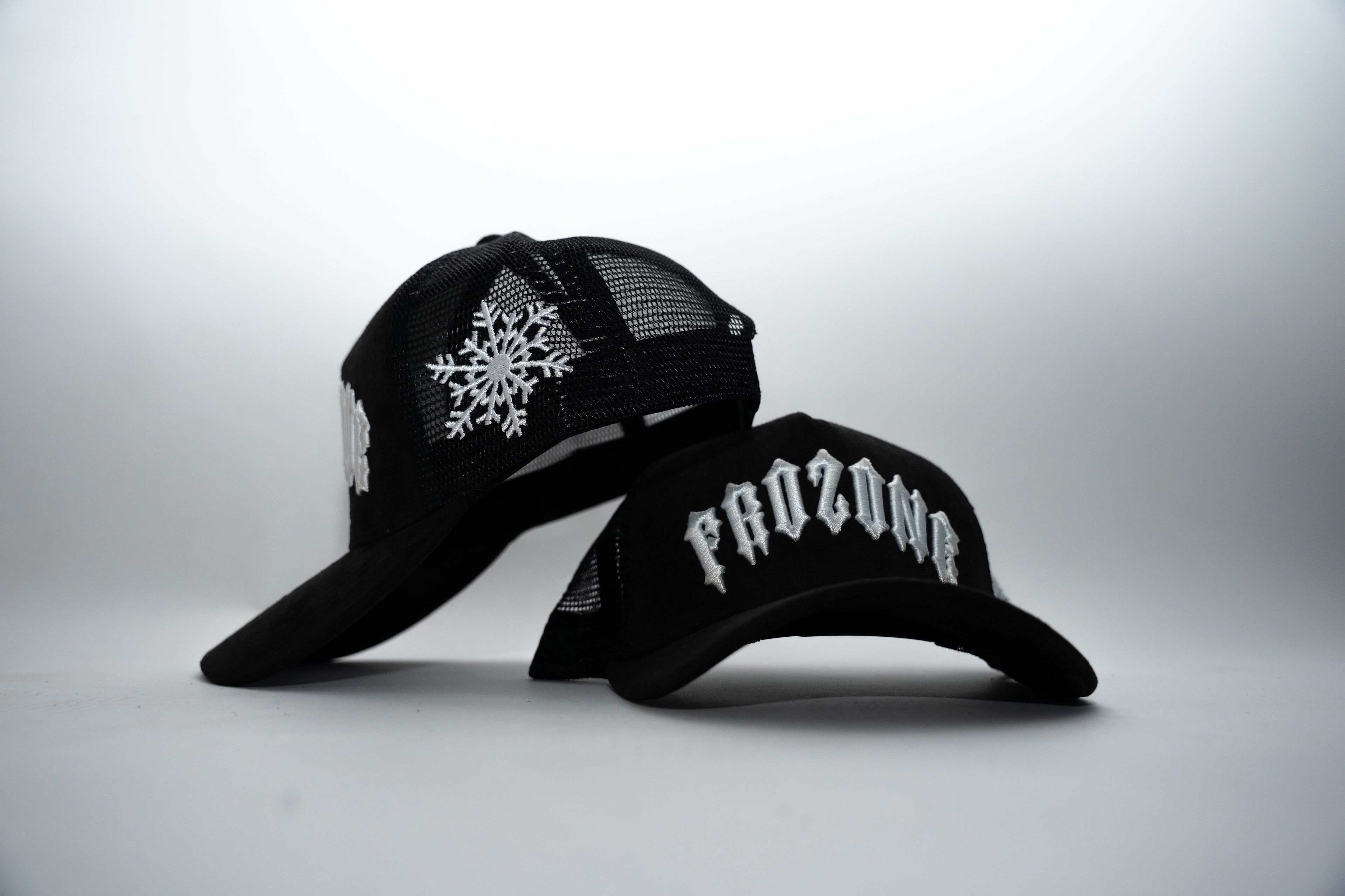 FROZYWRLD TRUCKER HAT